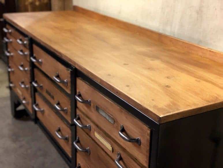 Restaurierter Industrial Schubladenschrank - frachtraum1